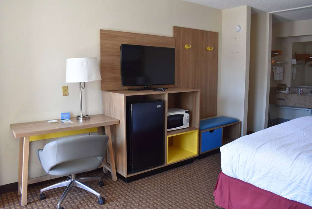Days Inn by Wyndham Reidsville - photo 23