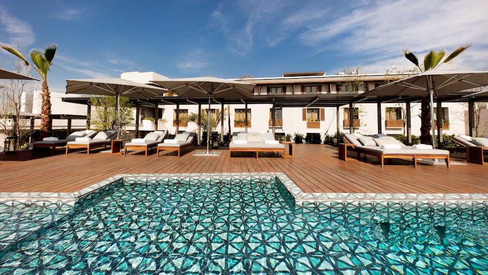 Sundeck
