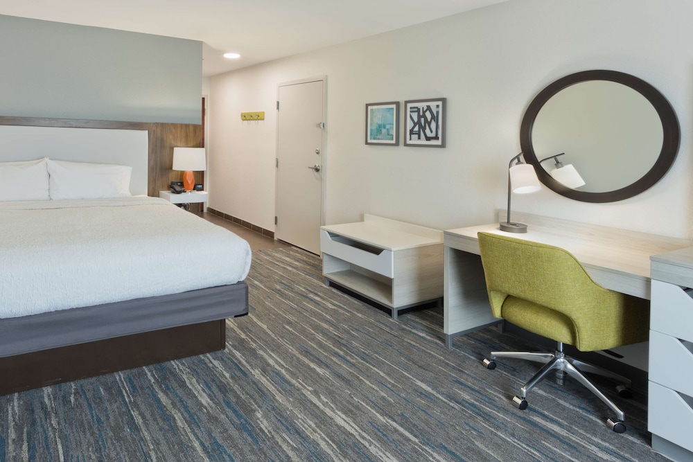 Hampton Inn & Suites Phenix City Columbus Area - photo 6