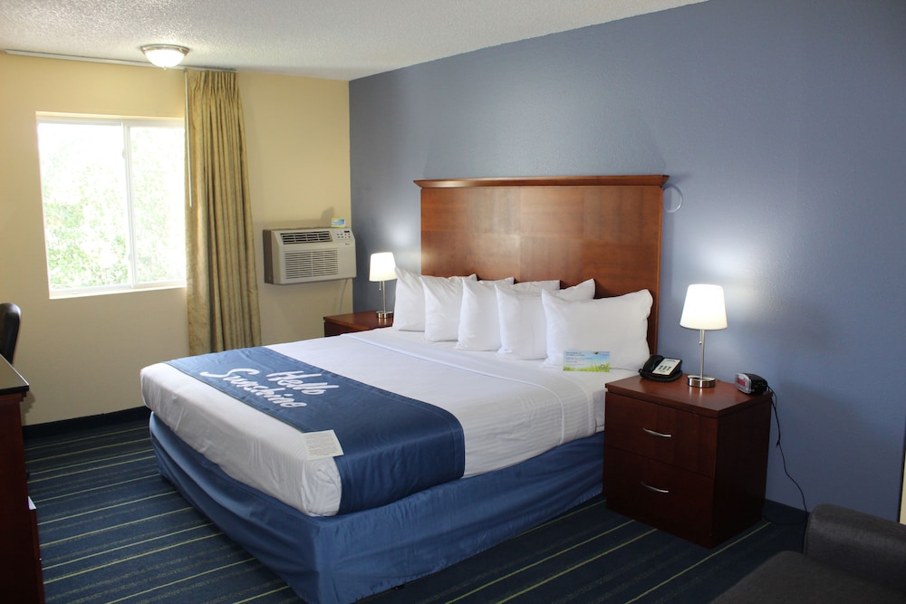 Days Inn & Suites by Wyndham Gunnison - photo 10