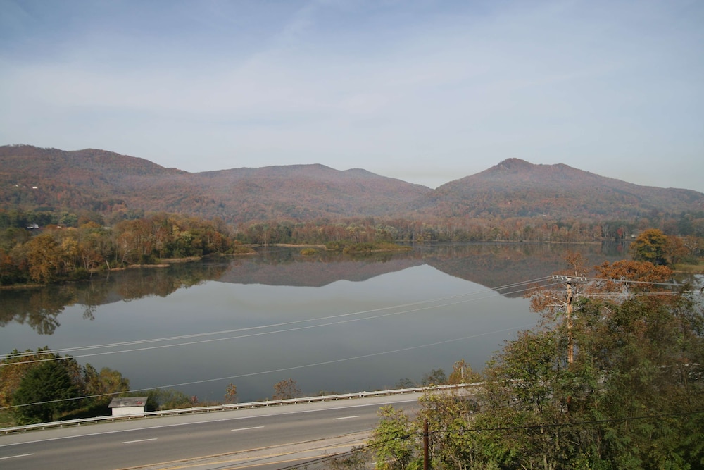 Hampton Inn Caryville I 75 Cove Lake State Park - photo 68