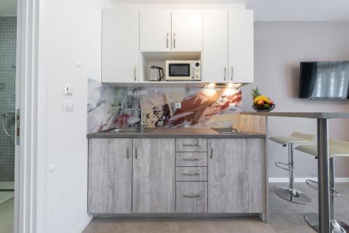 Oyo Deluxe Apartments — 4-Star Luxury Hotel in Dubrovnik, Croatia