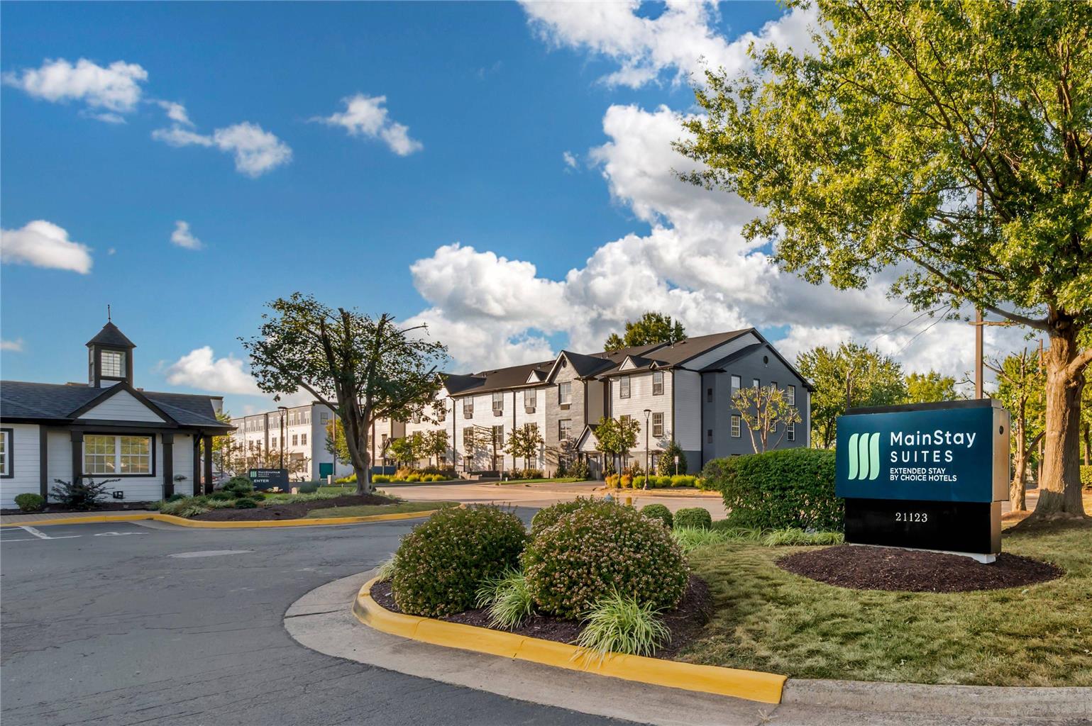 MainStay Suites Sterling near Dulles Town Center - photo 2