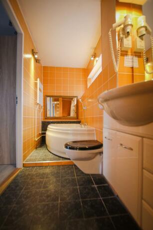 Het Witte Huis — Bergen — photo 4