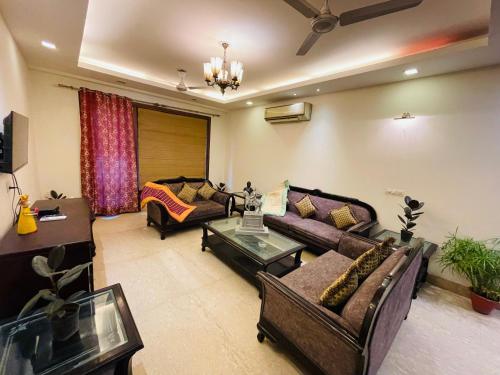 Fortune Home Service Apartment 4Bhk J 191 Saket — 5-Star Luxury Hotel in New Delhi, India