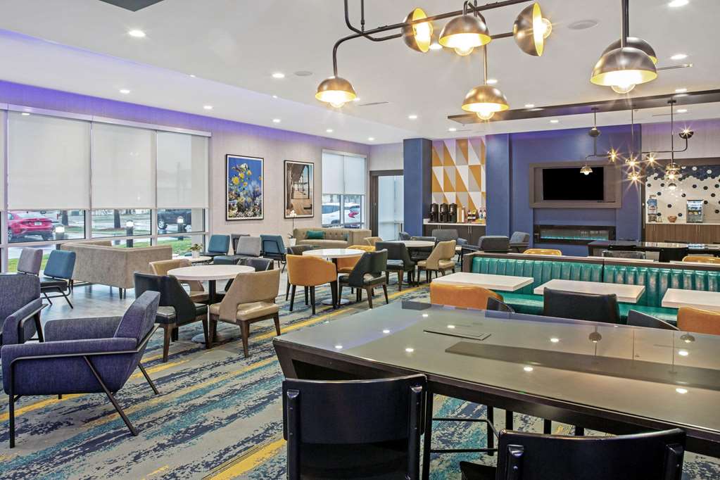 La Quinta Inn & Suites by Wyndham Miramar Beach Destin - photo 28