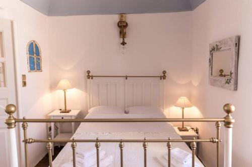 Beautiful Oia Villa Spectacular Sea Views Sunset & Caldera Views Aegean — 4-Star Luxury Hotel in Oia, Greece