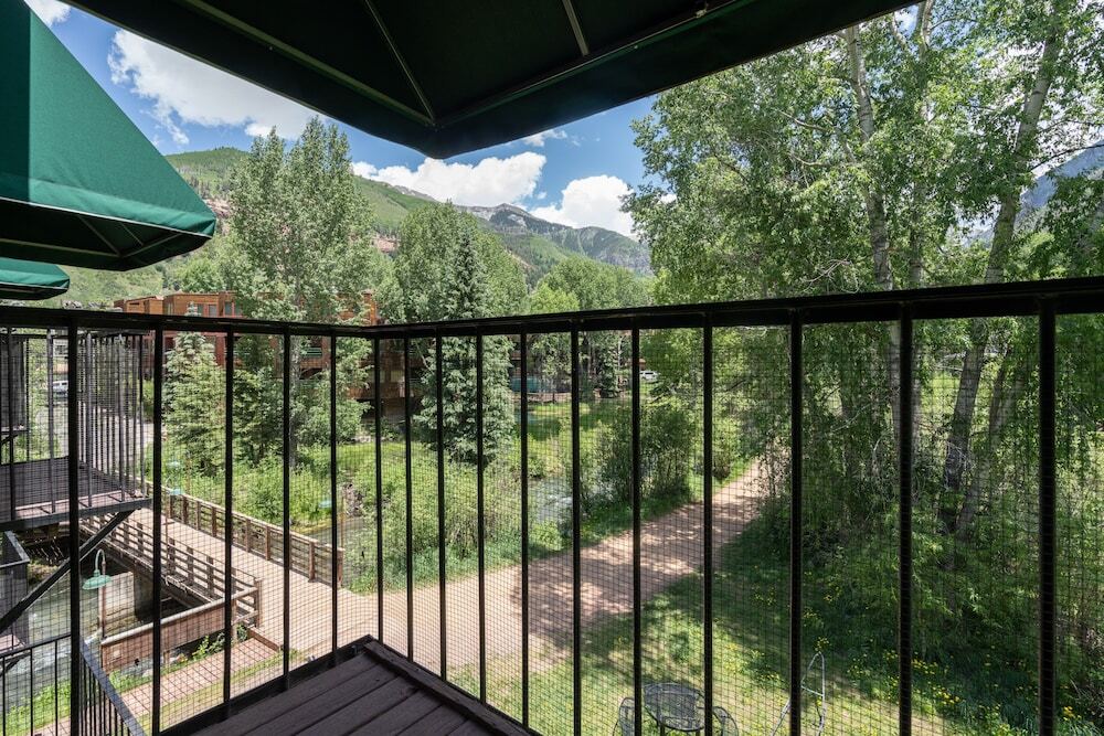 Manitou Lodge 7 Hotel Room by Alpine Lodging Telluride - photo 9
