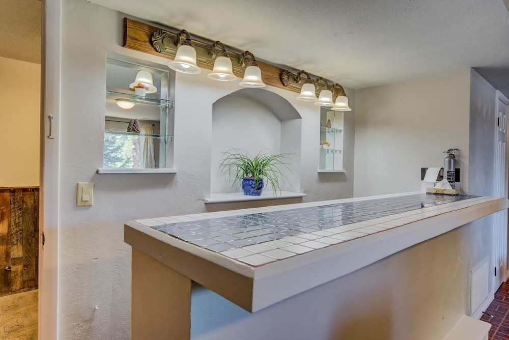 4BR Dog friendly Minutes to Garden of the Gods - photo 13