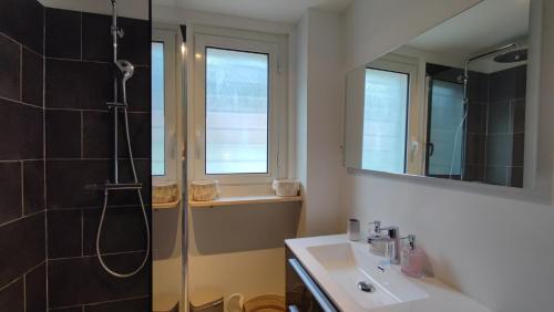 Soleil Levant Standing T3 avec parking in Cassis, France