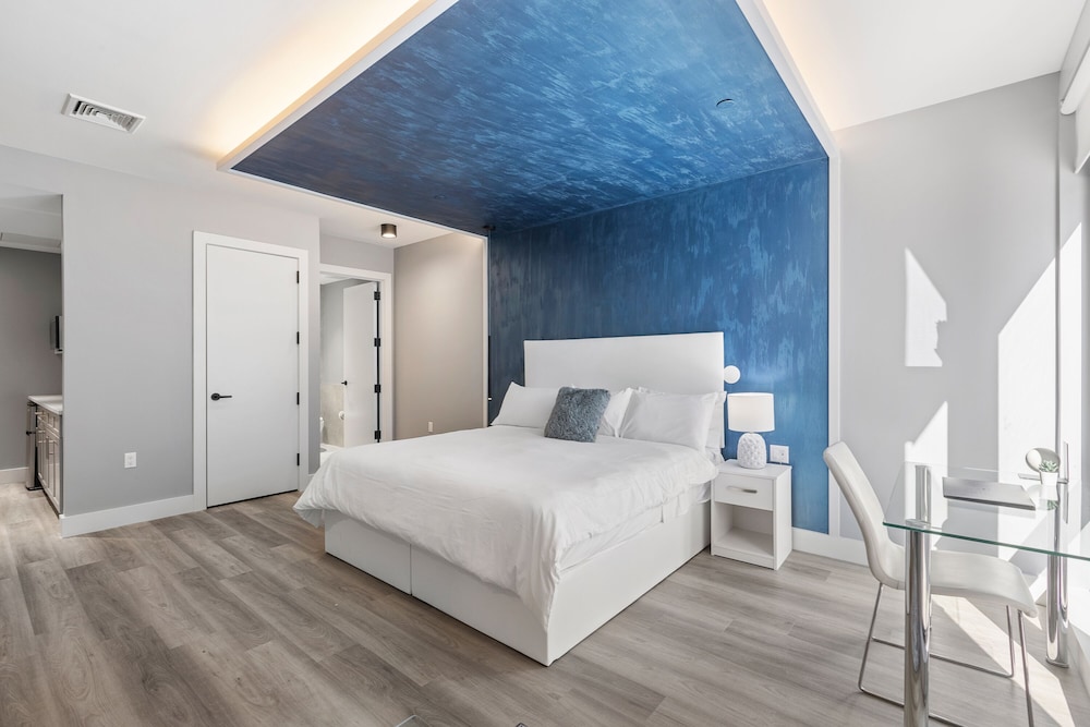 Global Luxury Suites at The Arches - photo 9