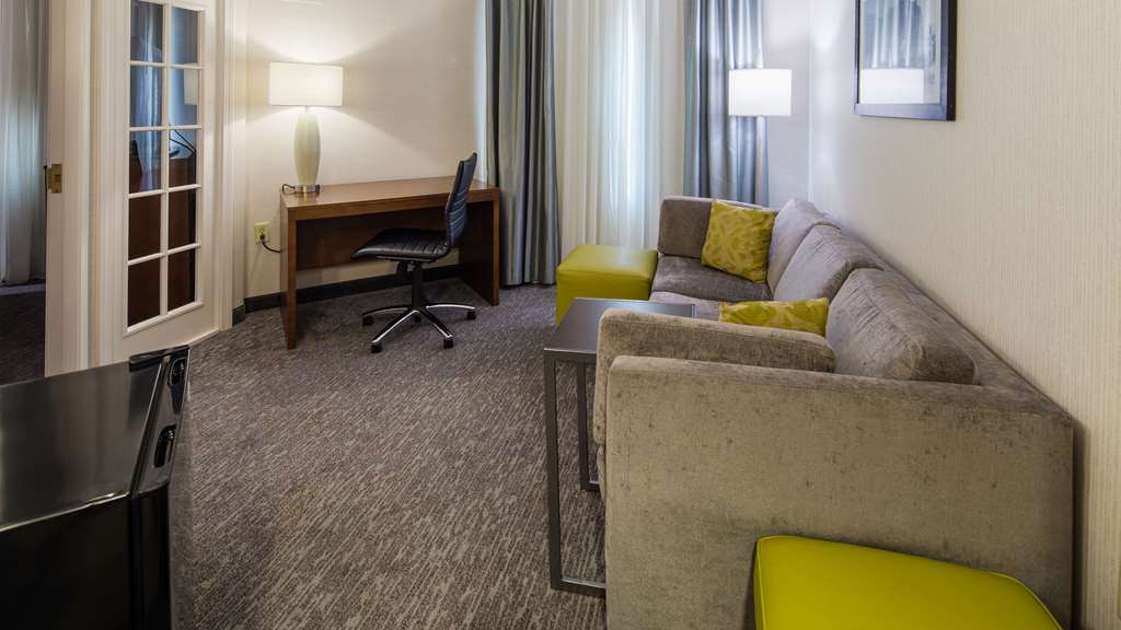 Best Western Plus Boston Hotel - photo 18