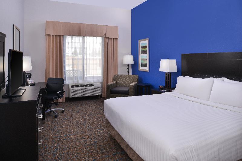 Holiday Inn Express & Suites Bakersfield Airport by IHG - photo 6