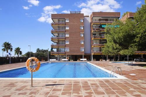 At177 Pins Duplex En 1ra Linea Con Piscina Airco — Torredembarra