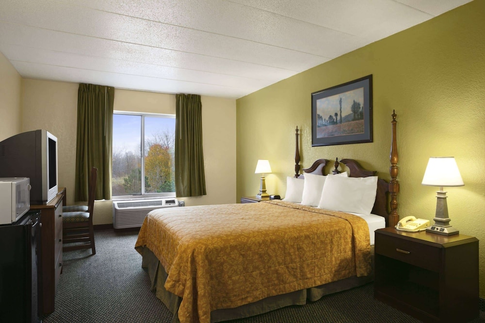 Travelodge by Wyndham Lansing IL - photo 16