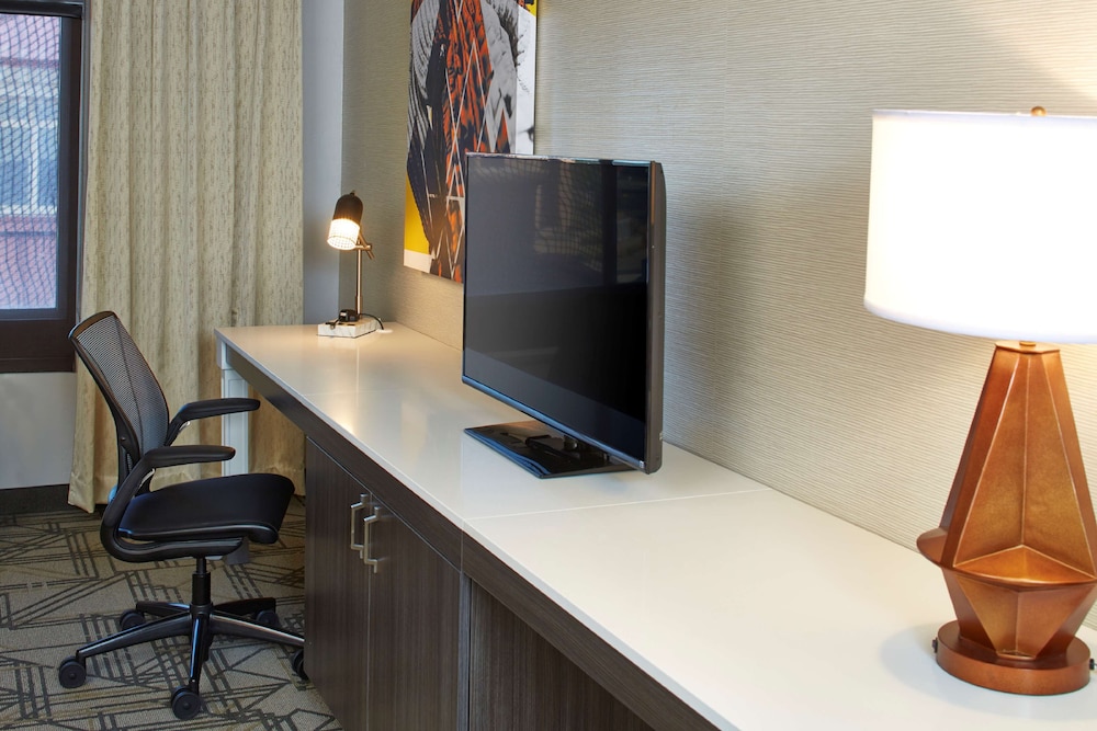 Hilton Garden Inn Scottsdale Old Town - photo 25