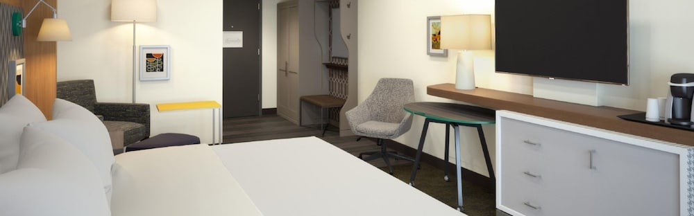 Holiday Inn & Suites Decatur Forsyth by IHG - photo 2