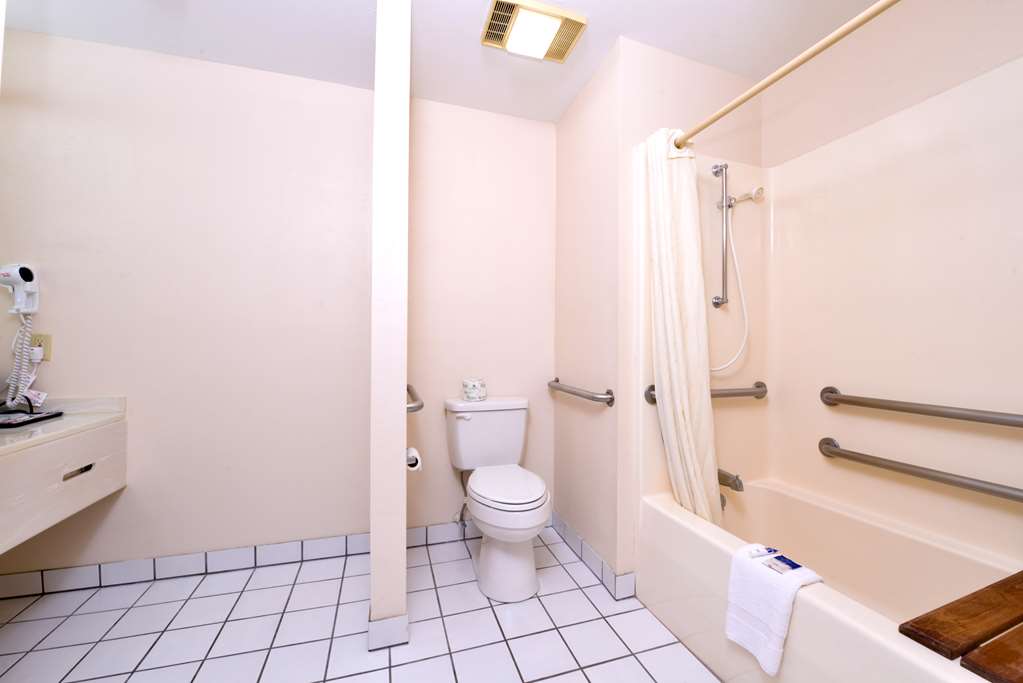 Americas Best Value Inn Sullivan - photo 18