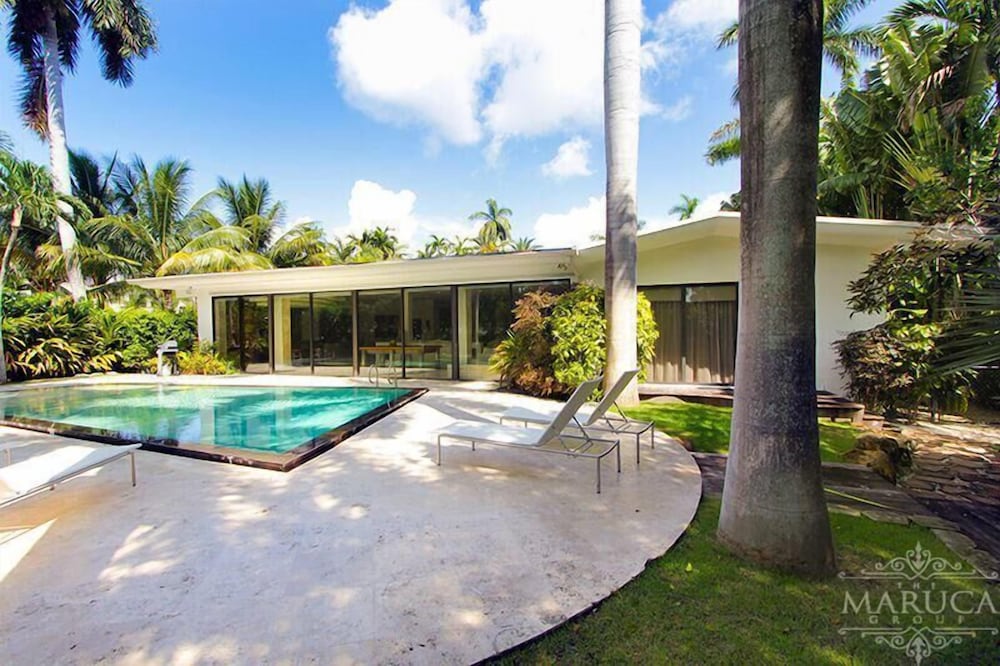 Villa Charmaine — 4-Star Luxury Hotel in Miami Beach, United States