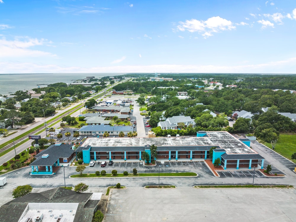 Garnet Inn & Suites Morehead City near Atlantic Beach - photo 62