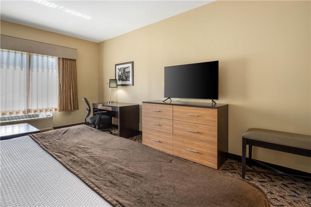 Best Western Plus College Park Hotel - photo 32