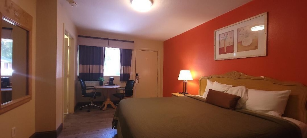Lakeview Inn Lucerne - photo 4