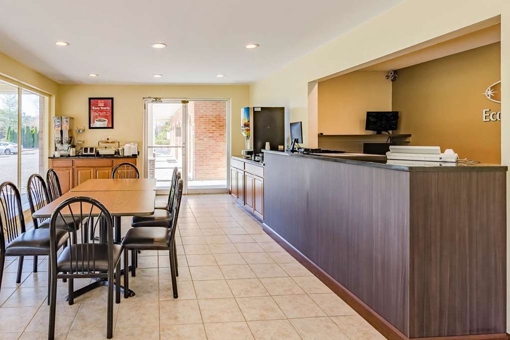 Econo Lodge Lexington Downtown near I 81 - photo 5