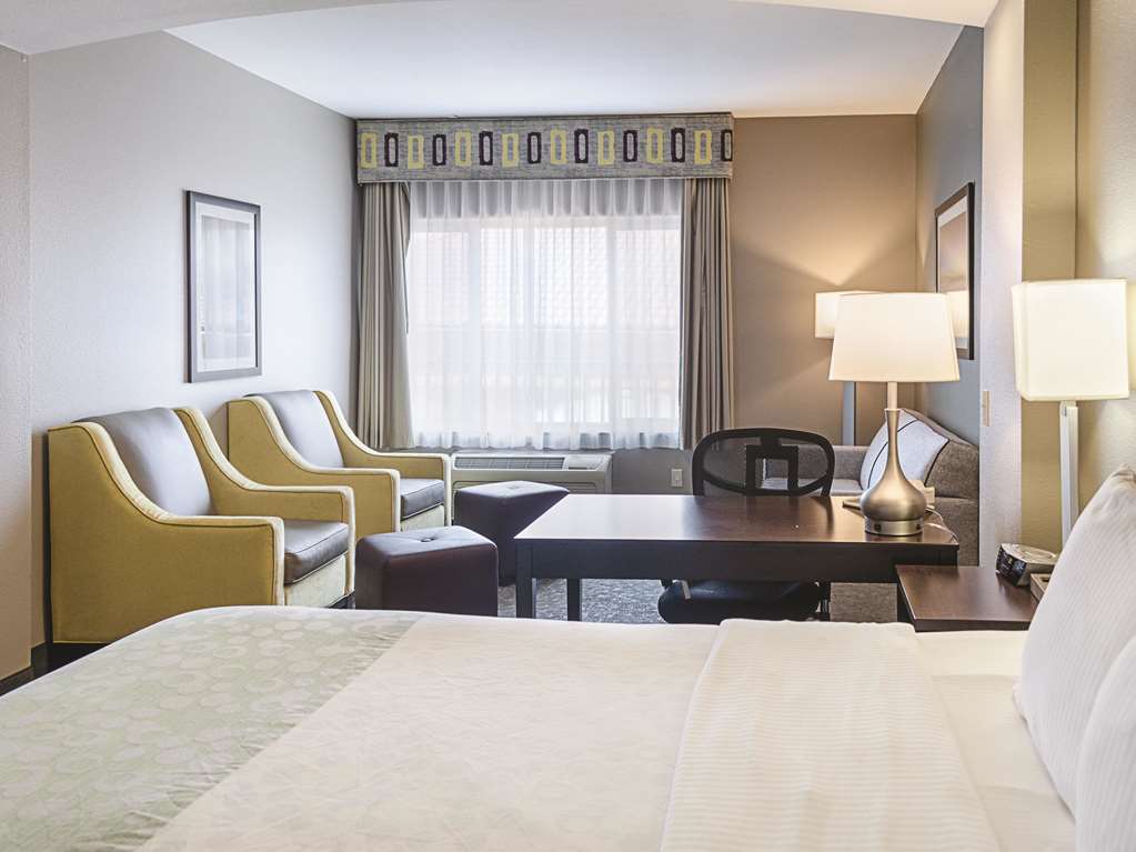La Quinta Inn & Suites by Wyndham Biloxi - photo 18