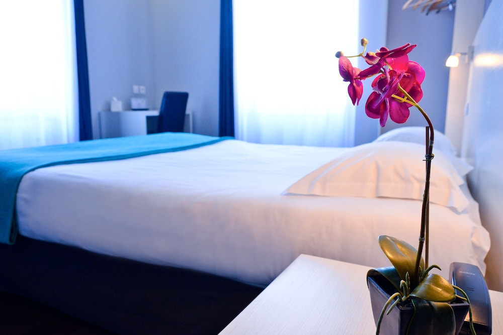 Hotel Le Comty — Feurs