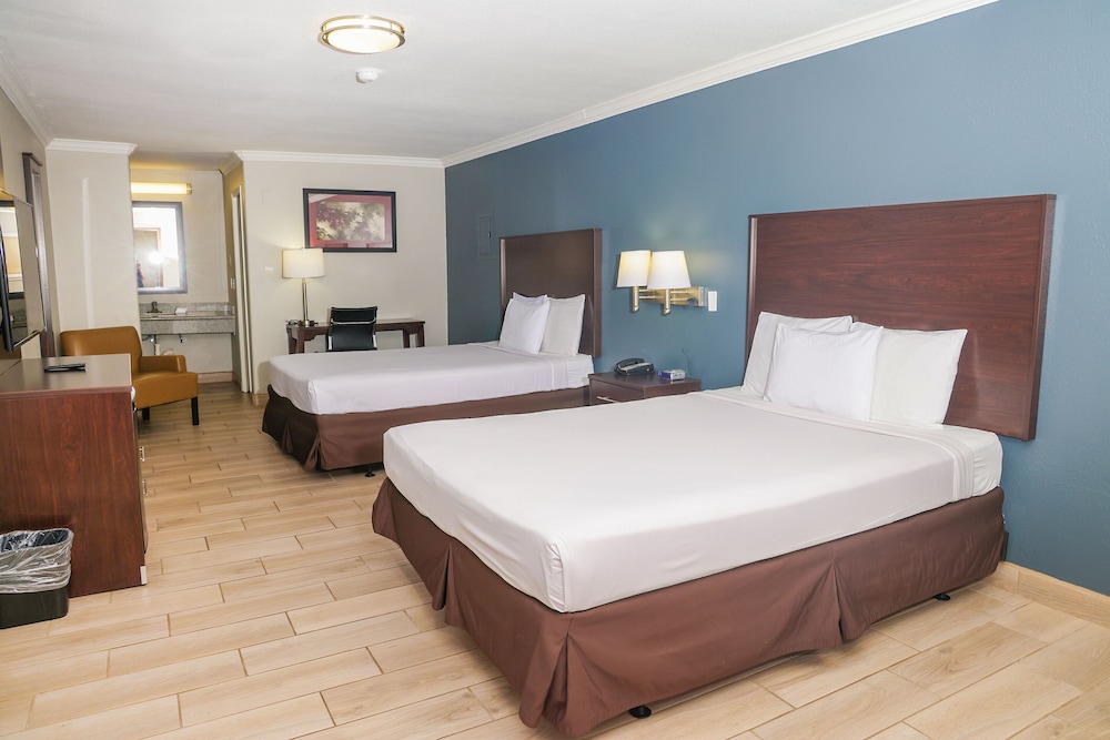 OYO Hotel McAllen Airport South - photo 45