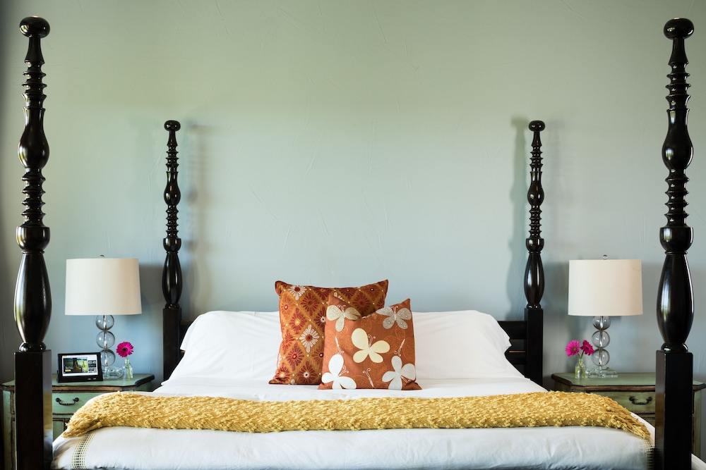 The Vineyard at Florence - photo 5