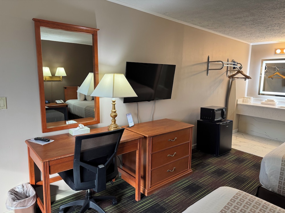 South Shore Inn - photo 8