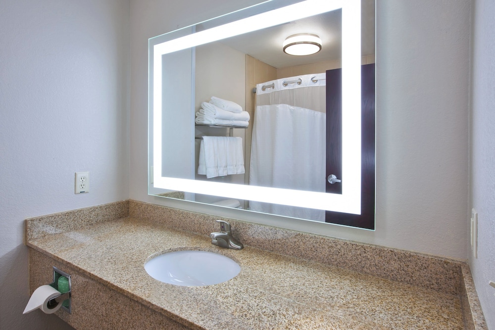Holiday Inn Express Hotel & Suites Niles by IHG - photo 20