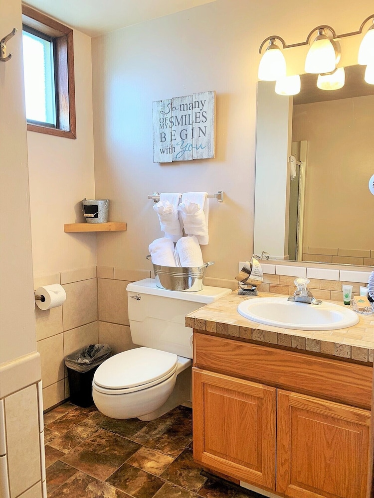 Breakers Boutique Inn - photo 111