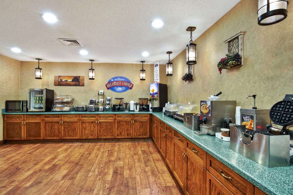 Baymont by Wyndham Knoxville Cedar Bluff - photo 30