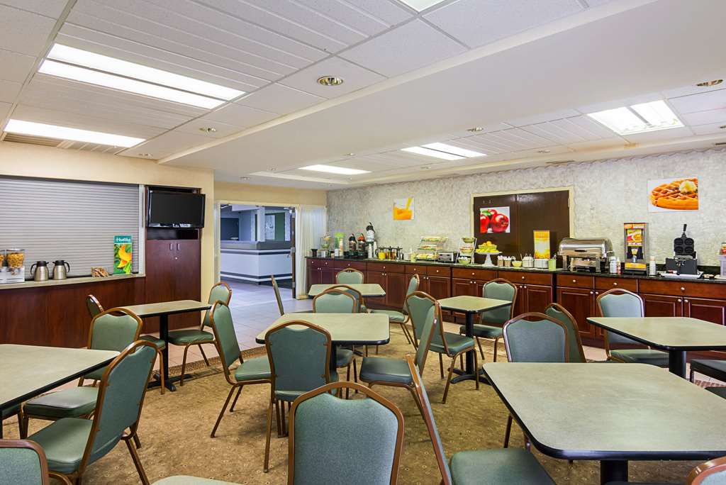 Quality Inn & Suites Kearneysville Martinsburg - photo 26