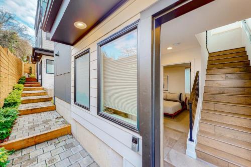 Northlake Nirvana - carbon neutral hotel in Seattle