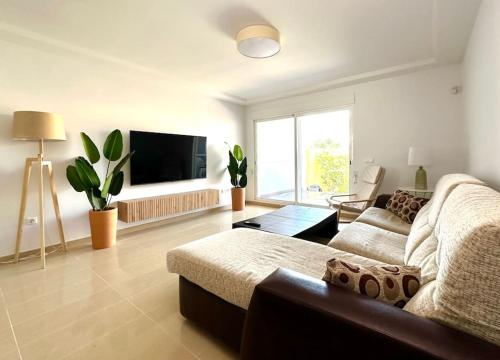 Vacaciones Con El Mediterraneo a Menos de 50 Metros in Cullera, Spain