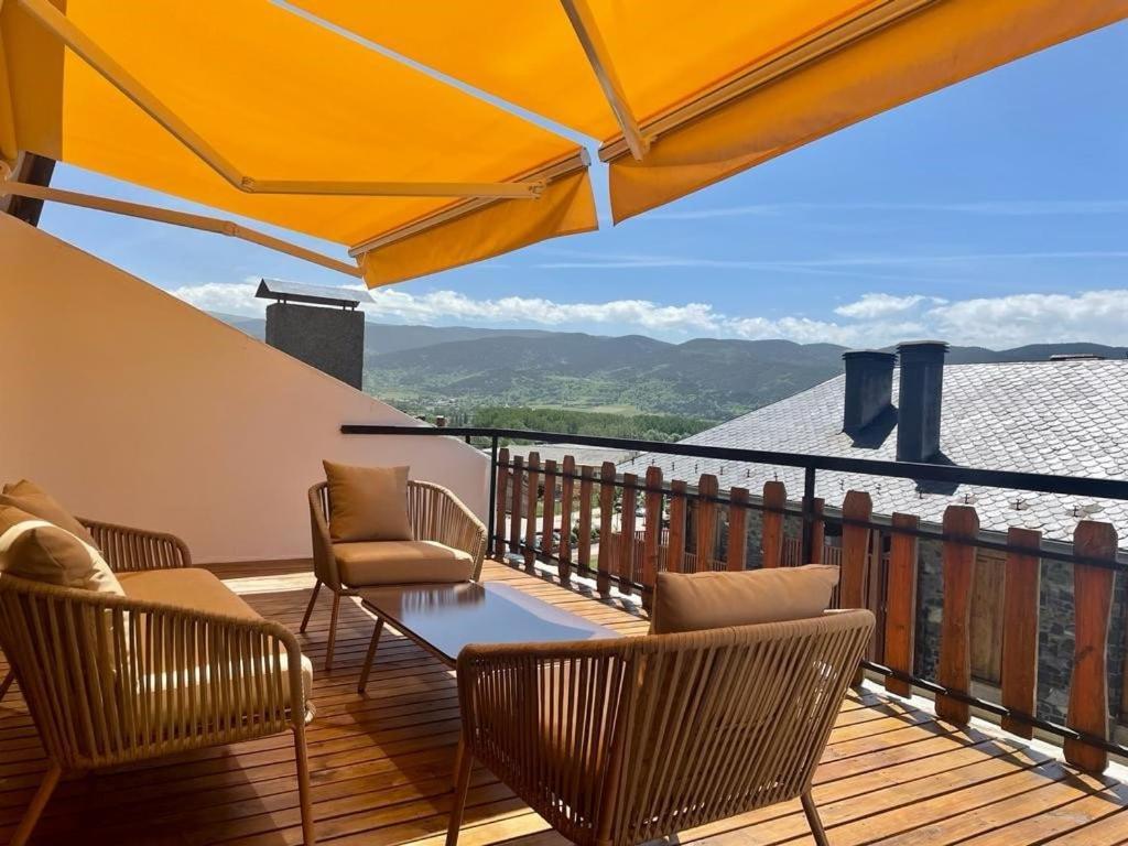 Magnifico Atico Con Vistas Parking Y Piscina in Puigcerda, Spain