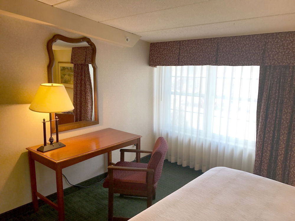 White River Inn and Suites - photo 5