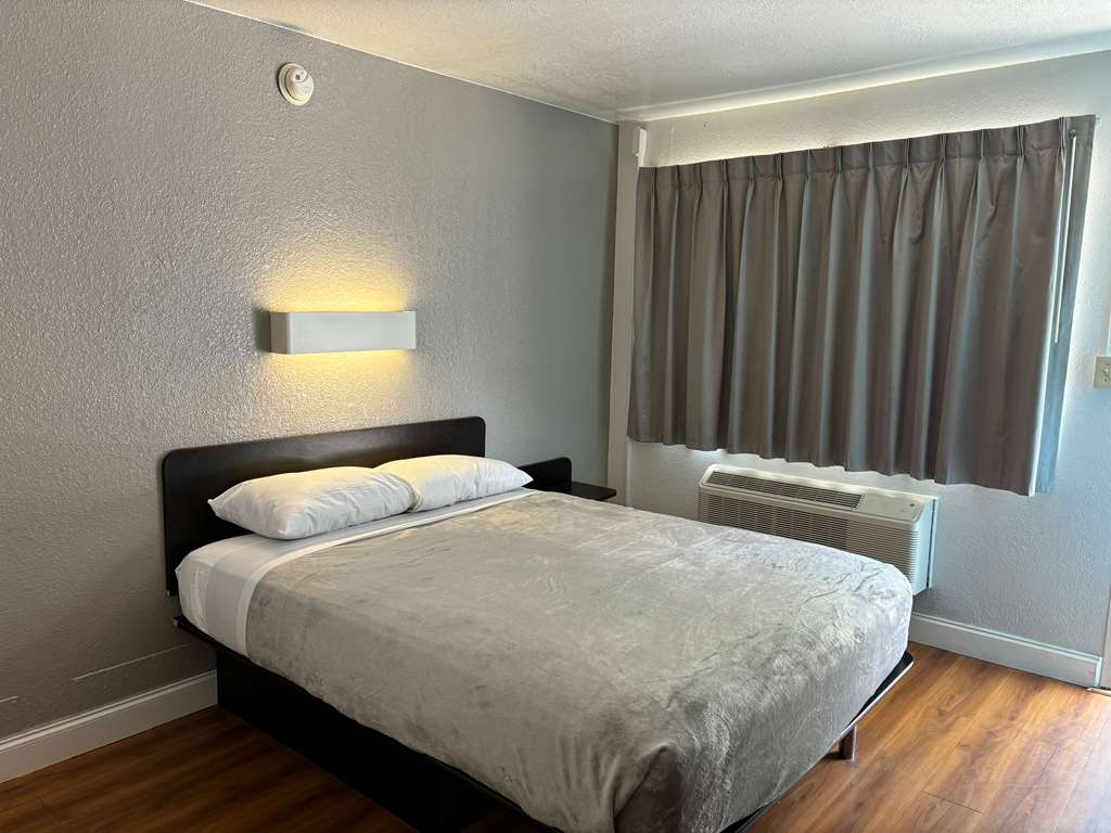 Motel 6 Pensacola West - photo 4