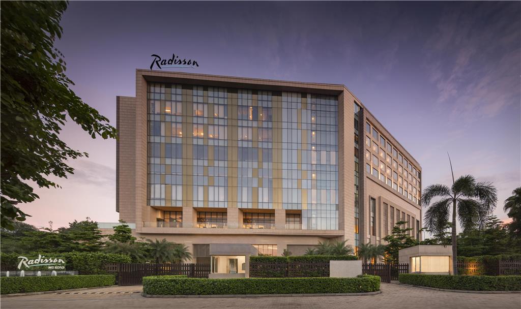 Radisson Hotel Delhi MG Road — 4-Star Luxury Hotel in New Delhi, India