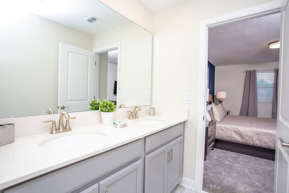 Fantastic Eight Bedrooms SF w Screened Pool at Storey Lake Resort 2887 - photo 41