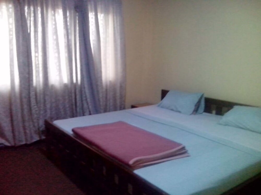 Hilltop Hotel - last minute hotel in Accra