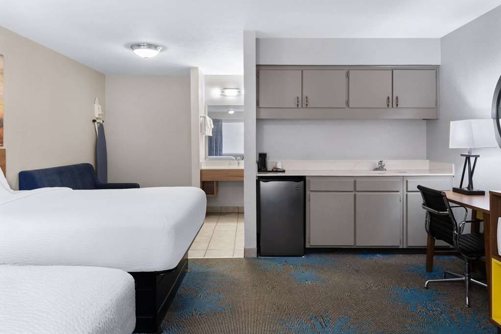 Days Inn by Wyndham Ardmore - photo 26