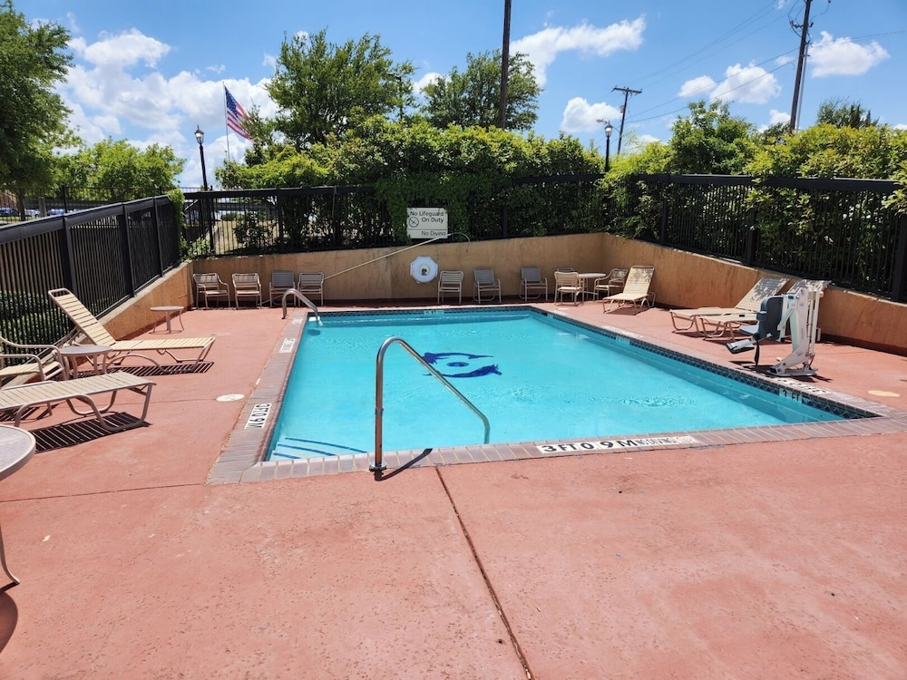 Hampton Inn Dallas Rockwall - photo 29