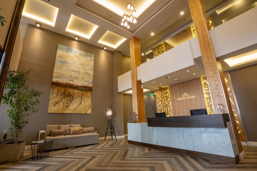 Fuente Mayor Hotel Ciudad de Mendoza in Mendoza, Argentina