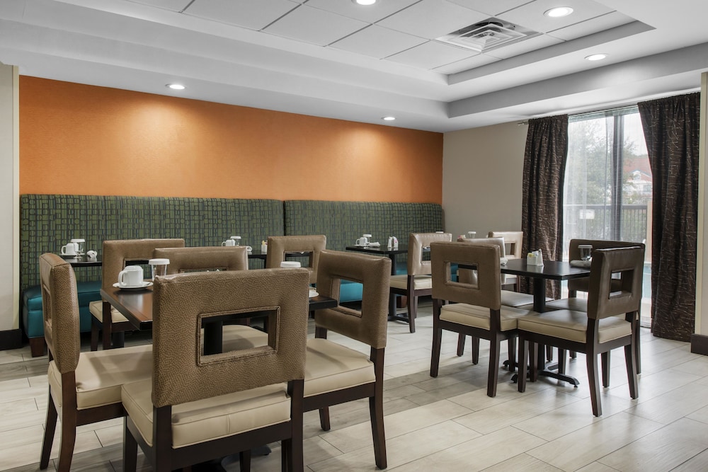 Holiday Inn Savannah S I 95 Gateway by IHG - photo 25