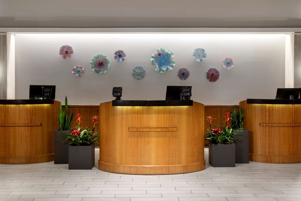 Embassy Suites by Hilton Tampa Airport Westshore - photo 6