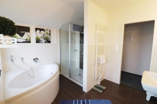 Haus am Kurpark Wohnung 21 — 4-Star Luxury Hotel in Busum, Germany